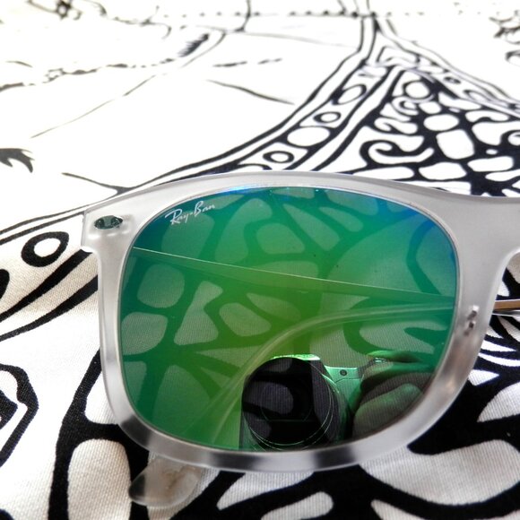 Ray-Ban || Wayfarer LightRay - Picture 2 of 8